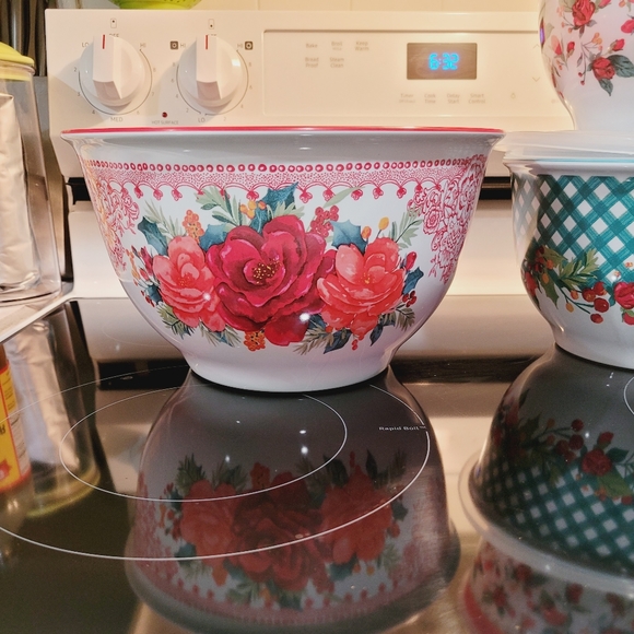 Pioneer Woman 3 Floral Nesting Bowl with Lids - Picture 3 of 3